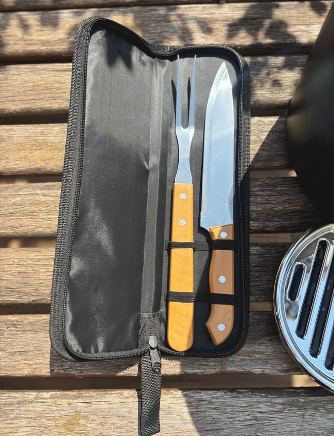 Kit churrasco Gaúcho aberto com garfo e faca de cabo de madeira