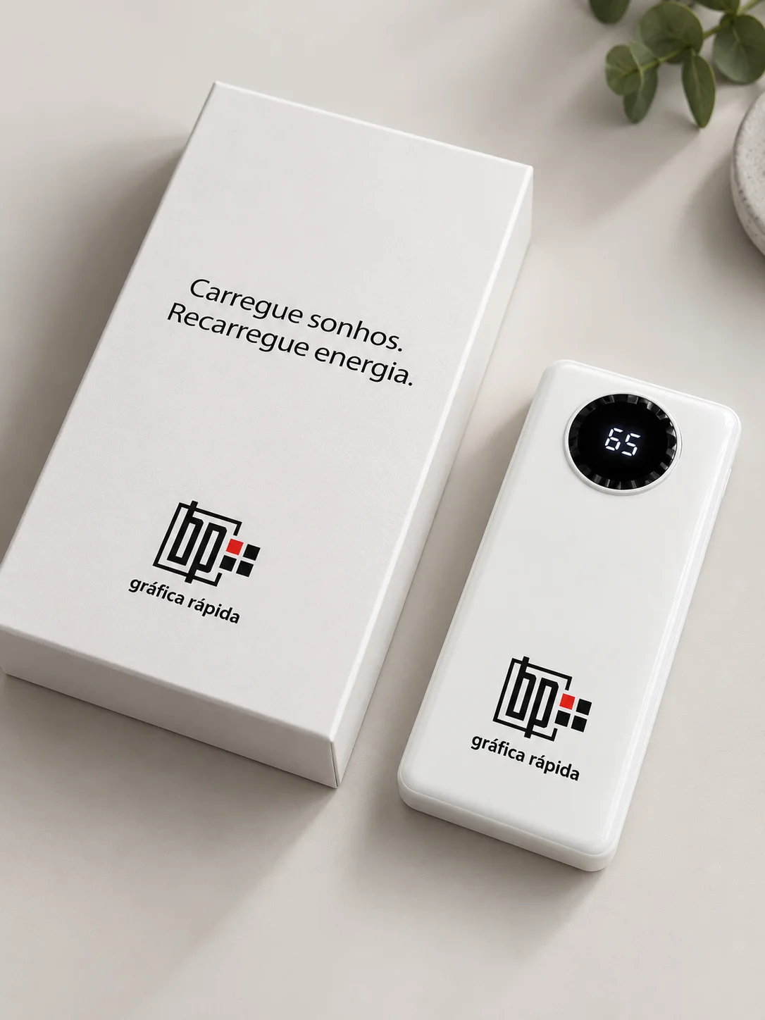 Power Bank Nexo personalizado ao lado da embalagem presenteável